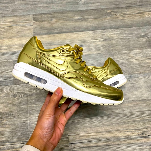 Shoes - Nike Air Max 1 SP “Liquid Gold” Size 8.5W